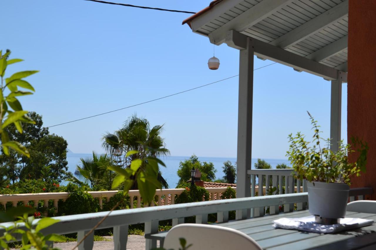 Mihaila Seaside: 2 Bedroom Bungalows Kefalonia Spartia  Exterior photo