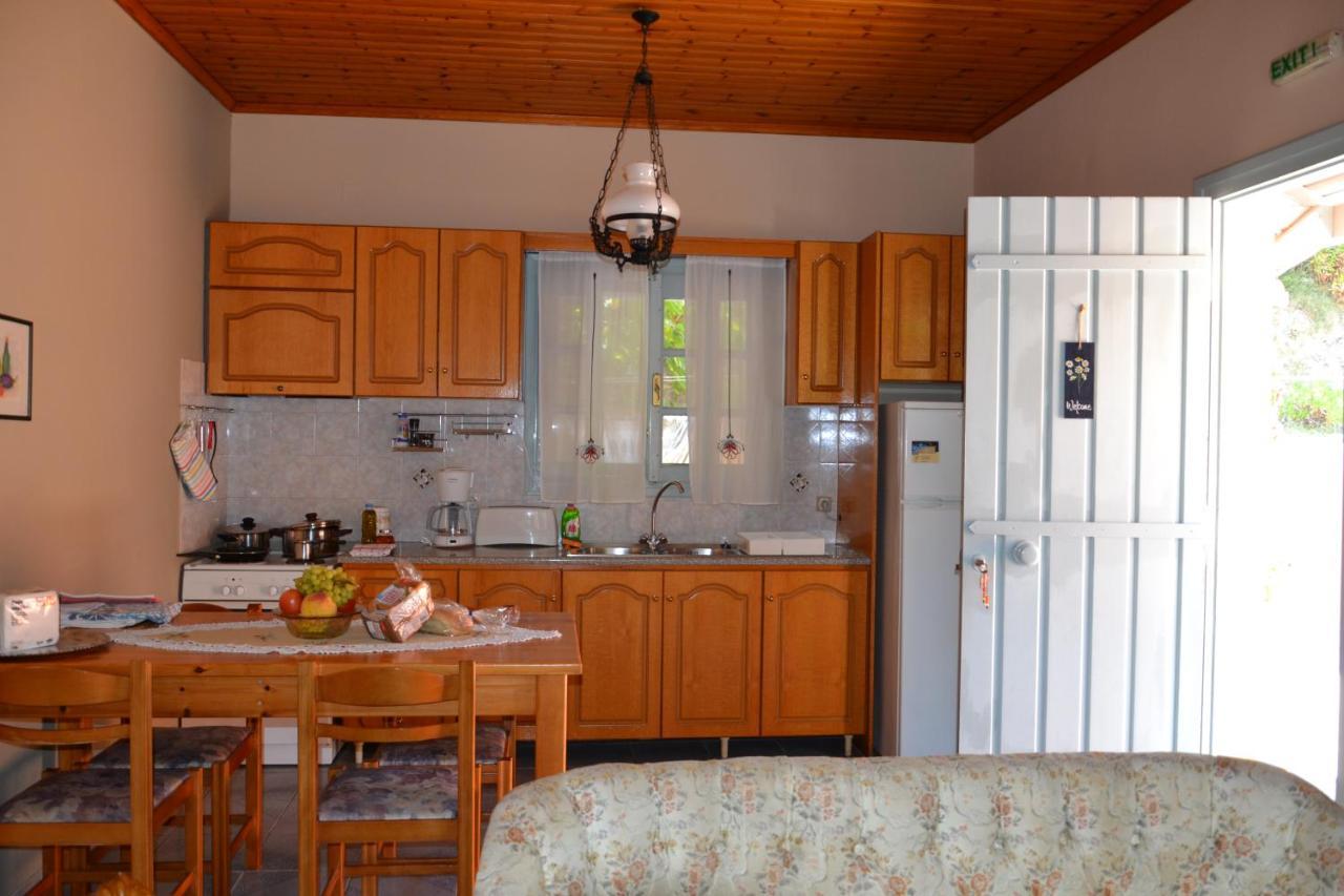 Mihaila Seaside: 2 Bedroom Bungalows Kefalonia Spartia  Exterior photo