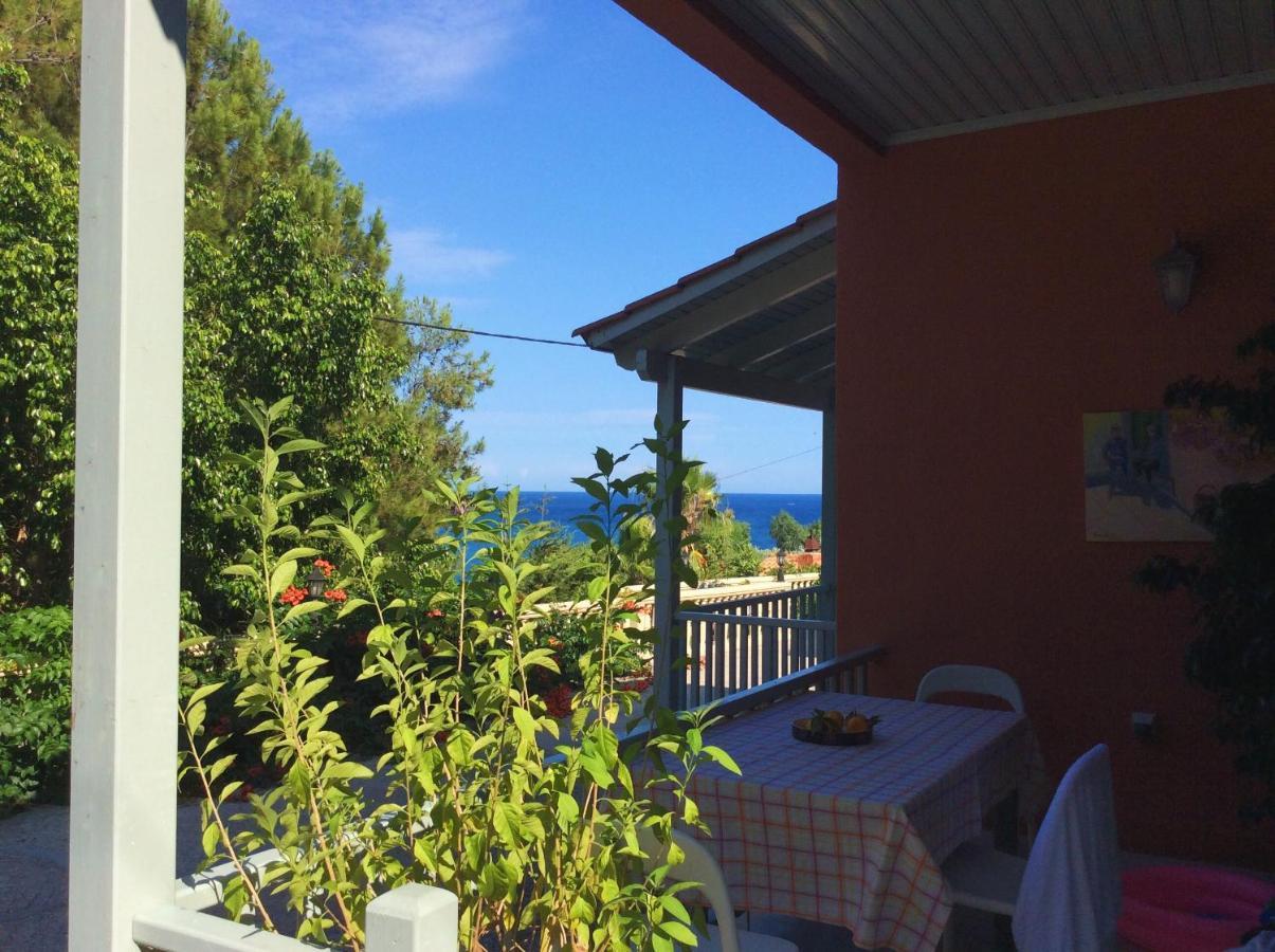 Mihaila Seaside: 2 Bedroom Bungalows Kefalonia Spartia  Exterior photo
